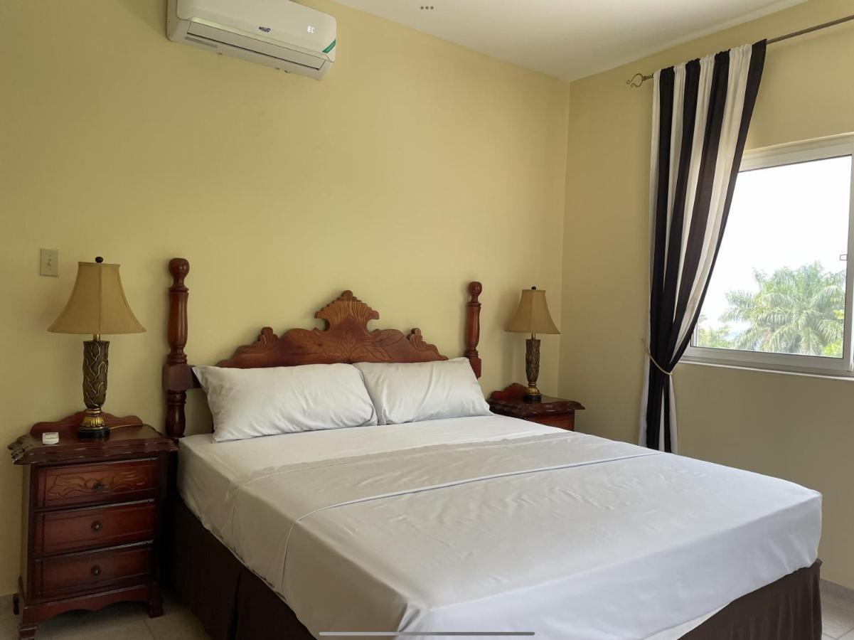 מונטגו ביי Spring Garden Mobay Resort Luxurious Apartments מראה חיצוני תמונה