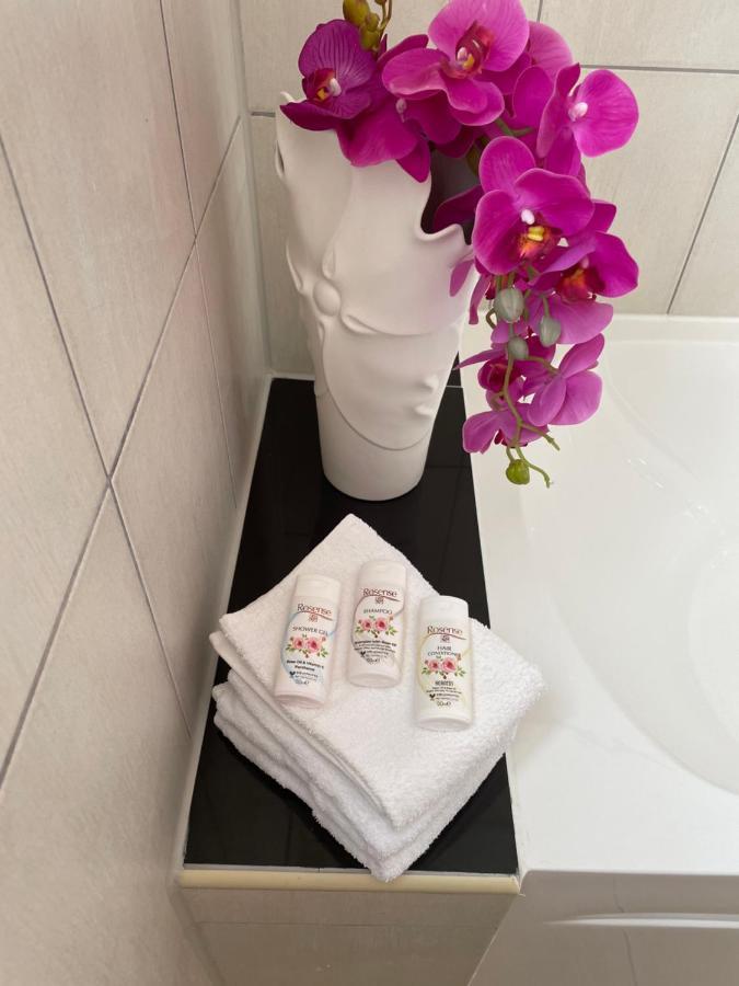 מונטגו ביי Spring Garden Mobay Resort Luxurious Apartments מראה חיצוני תמונה